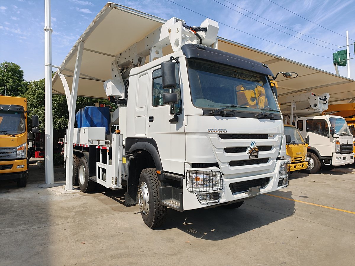 豪沃 25 吨高空作业车