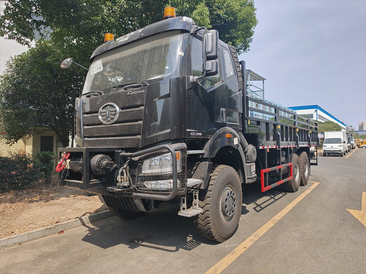 解放 25 吨栏板货车
