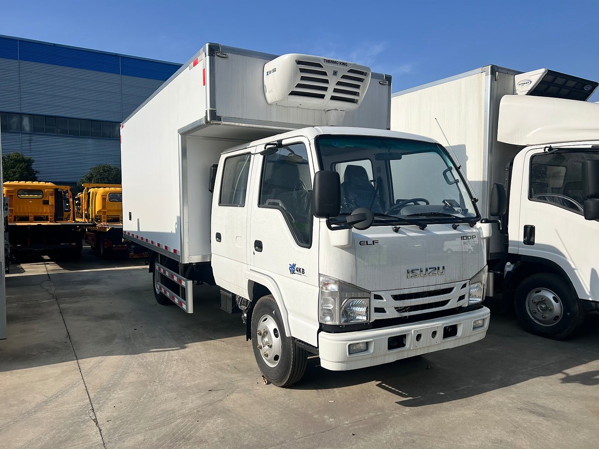 五十铃 4.5 吨冷藏车